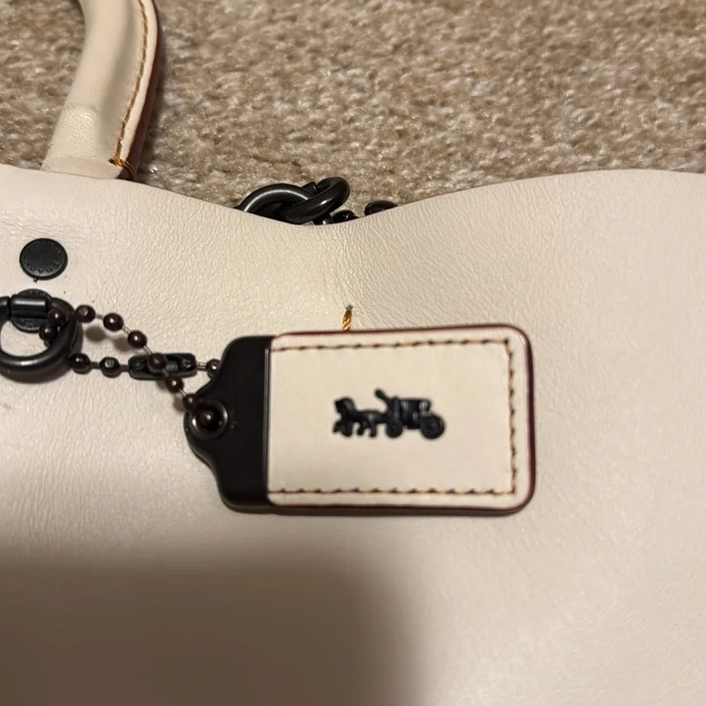 Coach OffWhite Genuine Glovetanned Leather Rogue Tote With Coach Link Detail - Picture 2 of 6
